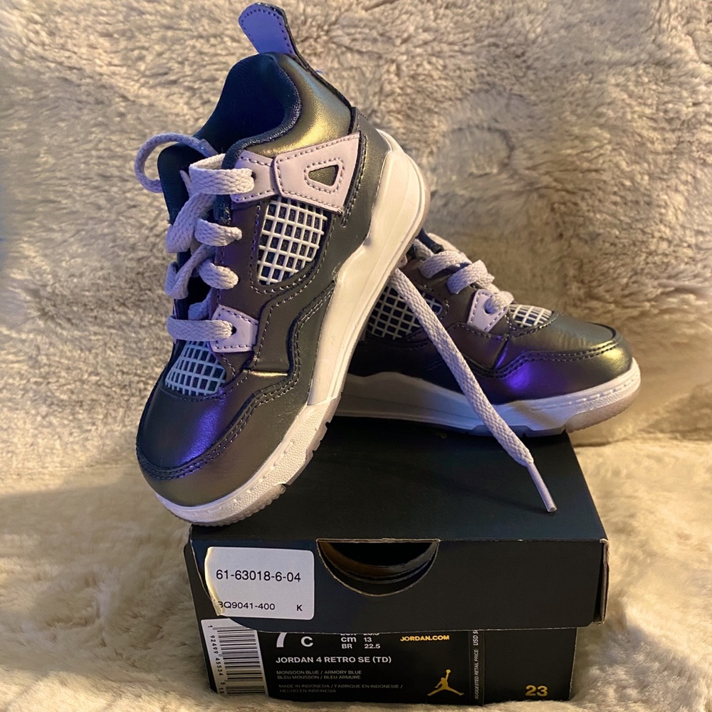 JORDAN 4 RETRO SE